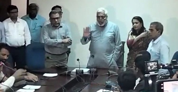 সমাধান ছাড়াই প্রকৌশল শিক্ষার্থীদের সঙ্গে উপদেষ্টাদের বৈঠক শেষ